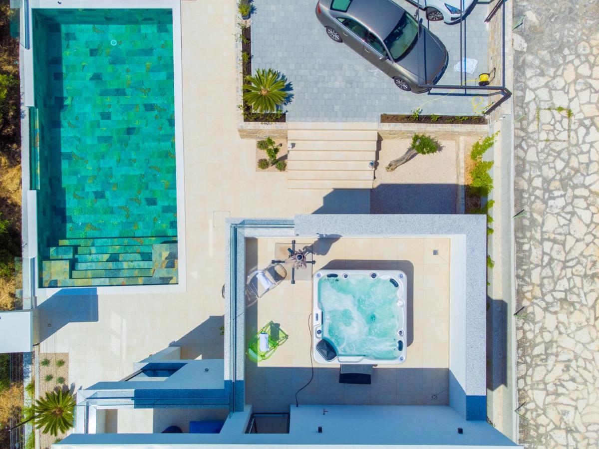 Bay Diamond Villa